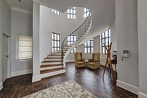 Lagoon Suites Boutique Hotel