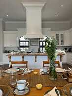 Lagoon Suites Boutique Hotel