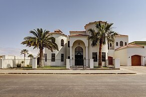 Lagoon Suites Boutique Hotel