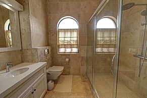 Lagoon Suites Boutique Hotel