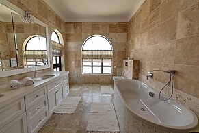 Lagoon Suites Boutique Hotel