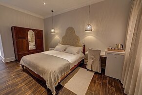 Lagoon Suites Boutique Hotel