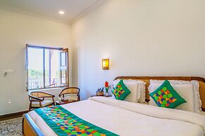 Hotel Hinduja Luxury Camp & Resort