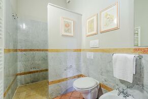 Pietro Farmhouse Apartment in Wine Resort in Lucca