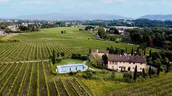 Pietro Farmhouse Apartment in Wine Resort in Lucca