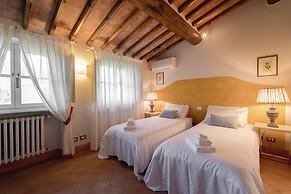 Pietro Farmhouse Apartment in Wine Resort in Lucca