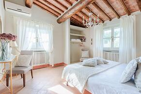 Pietro Farmhouse Apartment in Wine Resort in Lucca