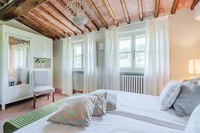 Pietro Farmhouse Apartment in Wine Resort in Lucca