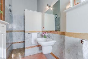 Pietro Farmhouse Apartment in Wine Resort in Lucca