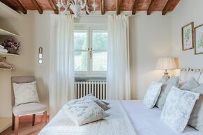 Pietro Farmhouse Apartment in Wine Resort in Lucca
