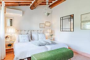 Pietro Farmhouse Apartment in Wine Resort in Lucca