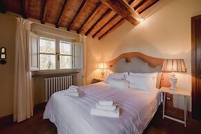 Pietro Farmhouse Apartment in Wine Resort in Lucca