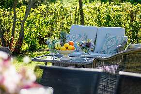 Pietro Farmhouse Apartment in Wine Resort in Lucca