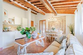 Pietro Farmhouse Apartment in Wine Resort in Lucca