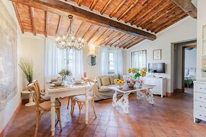 Pietro Farmhouse Apartment in Wine Resort in Lucca