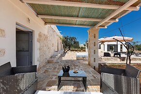 2822 Marì Trullo by Perle di Puglia