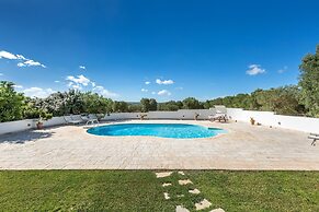 2500 Trulli La Formosa by Perle di Puglia