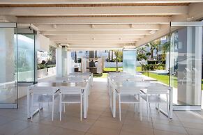 Akrogiali Beach Hotel Apartments