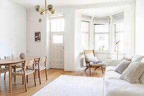 1br apartment with balcony and sea view