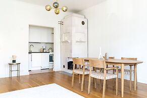 1br apartment with balcony and sea view