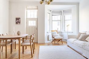 1br apartment with balcony and sea view