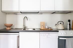 1br apartment with balcony and sea view