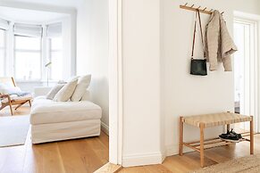 1br apartment with balcony and sea view