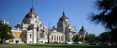 WestSide Apartments by Urbanrent