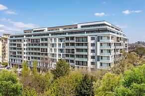 WestSide Apartments by Urbanrent