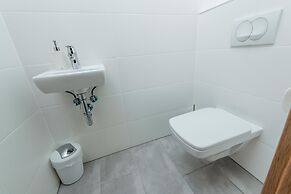 WestSide Apartments by Urbanrent