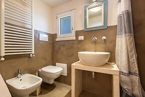 2526 Trullo Limone by Perle di Puglia