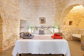 2526 Trullo Limone by Perle di Puglia