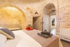 2526 Trullo Limone by Perle di Puglia