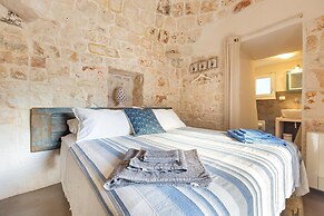 2526 Trullo Limone by Perle di Puglia