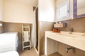 2526 Trullo Limone by Perle di Puglia