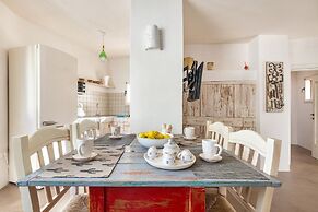 2526 Trullo Limone by Perle di Puglia