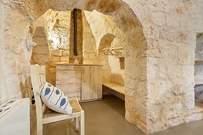 2526 Trullo Limone by Perle di Puglia