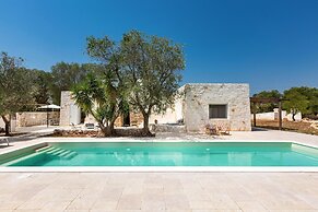 2499 Trulli La Meringa by Perle di Puglia