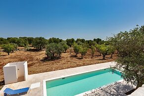 2499 Trulli La Meringa by Perle di Puglia