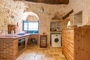 2496 Trullo Chiaro di Luna by Perle di Puglia