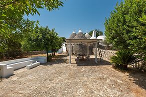 2496 Trullo Chiaro di Luna by Perle di Puglia