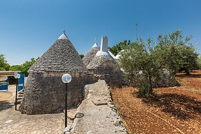 2496 Trullo Chiaro di Luna by Perle di Puglia