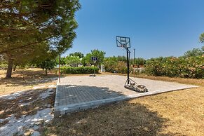 2496 Trullo Chiaro di Luna by Perle di Puglia