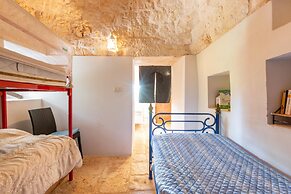 2496 Trullo Chiaro di Luna by Perle di Puglia