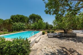 2496 Trullo Chiaro di Luna by Perle di Puglia