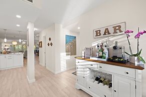 Executive Bay Club