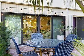 Executive Bay Club