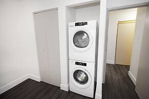 Luxurious One-bedroom With in Suite Laundry and Parking