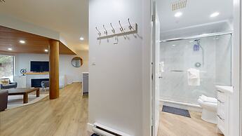 Ironwoods Blueberry Hill by Whistler VR