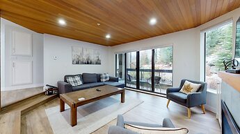 Ironwoods Blueberry Hill by Whistler VR